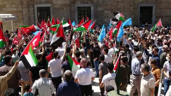 Son dakika haberleri... İsrail'in saldırılarında şehit olan Filistinliler için Bursa'da gıyabi cenaze namazı kılındı Son dakika haberleri... İsrail'in saldırılarında şehit olan Filistinliler için Bursa'da gıyabi cenaze namazı kılındı