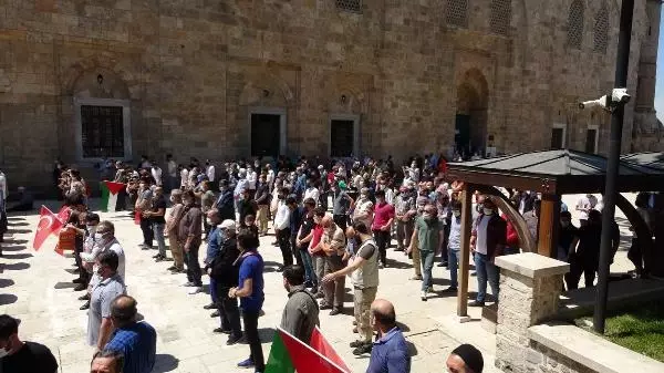 Son dakika haberleri... İsrail'in saldırılarında şehit olan Filistinliler için Bursa'da gıyabi cenaze namazı kılındı Son dakika haberleri... İsrail'in saldırılarında şehit olan Filistinliler için Bursa'da gıyabi cenaze namazı kılındı