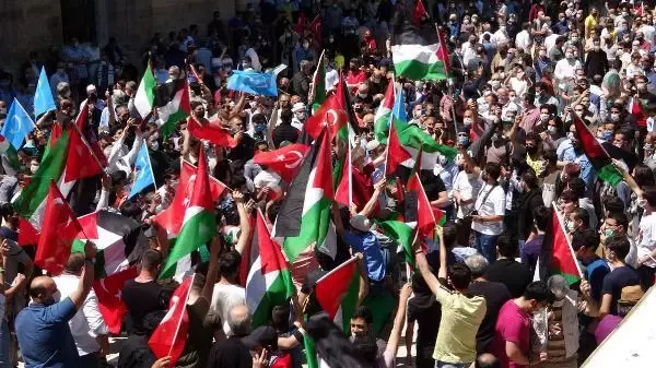 Son dakika haberleri... İsrail'in saldırılarında şehit olan Filistinliler için Bursa'da gıyabi cenaze namazı kılındı Son dakika haberleri... İsrail'in saldırılarında şehit olan Filistinliler için Bursa'da gıyabi cenaze namazı kılındı