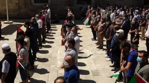 Son dakika haberleri... İsrail'in saldırılarında şehit olan Filistinliler için Bursa'da gıyabi cenaze namazı kılındı Son dakika haberleri... İsrail'in saldırılarında şehit olan Filistinliler için Bursa'da gıyabi cenaze namazı kılındı