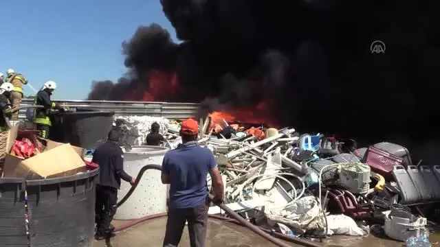 Son dakika haberleri! ÇANAKKALE - Atık toplama merkezinde yangın çıktı (2) Son dakika haberleri! ÇANAKKALE - Atık toplama merkezinde yangın çıktı (2)