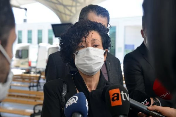 Eşi tarafından öldürülen doktor Zeynep, son yolculuğuna uğurlandı