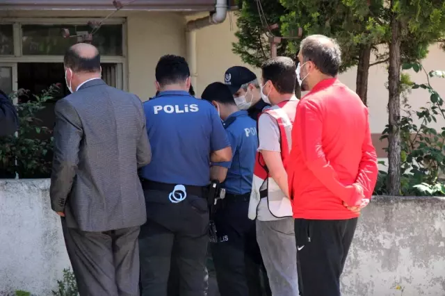 Evde tartıştığı karısını 15 yerinden bıçakladı Evde tartıştığı karısını 15 yerinden bıçakladı