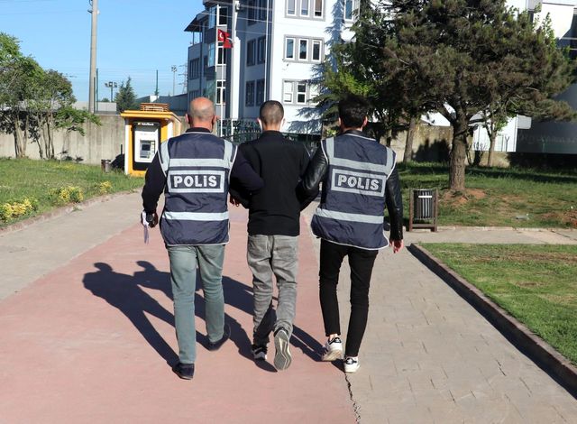 evde tartistigi karisini 15 yerinden bicaklay 2 14129029 o