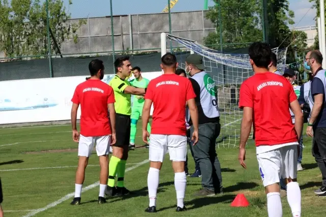 Foto muhabirlerine çirkin saldırı Foto muhabirlerine çirkin saldırı