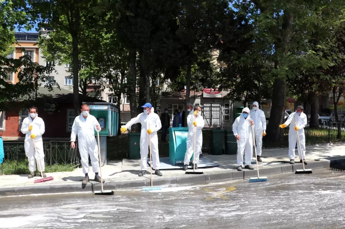 Gaziosmanpaşa sokaklarında bayram temizliği