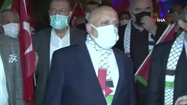 HAK-İŞ Konfederasyonu Ankara'daki İsrail konutuna siyah çelenk bıraktı HAK-İŞ Konfederasyonu Ankara'daki İsrail konutuna siyah çelenk bıraktı