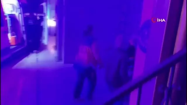 Hava almak için balkona çıktı, dengesini kaybedip ikinci kattan yere