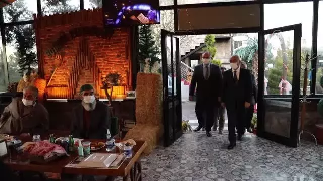 İçişleri Bakan Yardımcısı Ersoy, Çubuk'ta şehit aileleriyle iftar yaptı İçişleri Bakan Yardımcısı Ersoy, Çubuk'ta şehit aileleriyle iftar yaptı