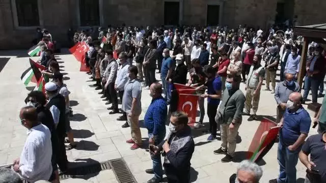 Son dakika haberleri... İsrail'in saldırılarında şehit olan Filistinliler için Bursa'da gıyabi cenaze namazı kılındı Son dakika haberleri... İsrail'in saldırılarında şehit olan Filistinliler için Bursa'da gıyabi cenaze namazı kılındı