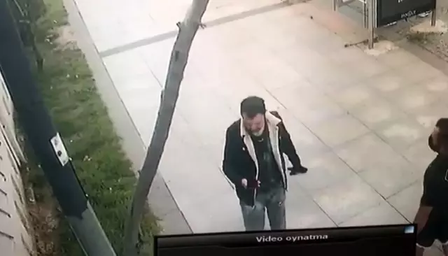 Arsızlığına hırsızlığını da ekleyince olanlar oldu: Kurye acı içinde kıvranırken telefonunu çaldı Arsızlığına hırsızlığını da ekleyince olanlar oldu: Kurye acı içinde kıvranırken telefonunu çaldı