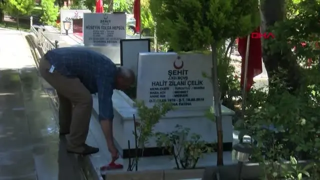 Son dakika haberleri | İzmirli şehit yakınlarından kabristan ziyareti