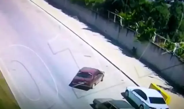 Gölge diye seçtiği kaldırımda servis beklerken canından oldu Gölge diye seçtiği kaldırımda servis beklerken canından oldu