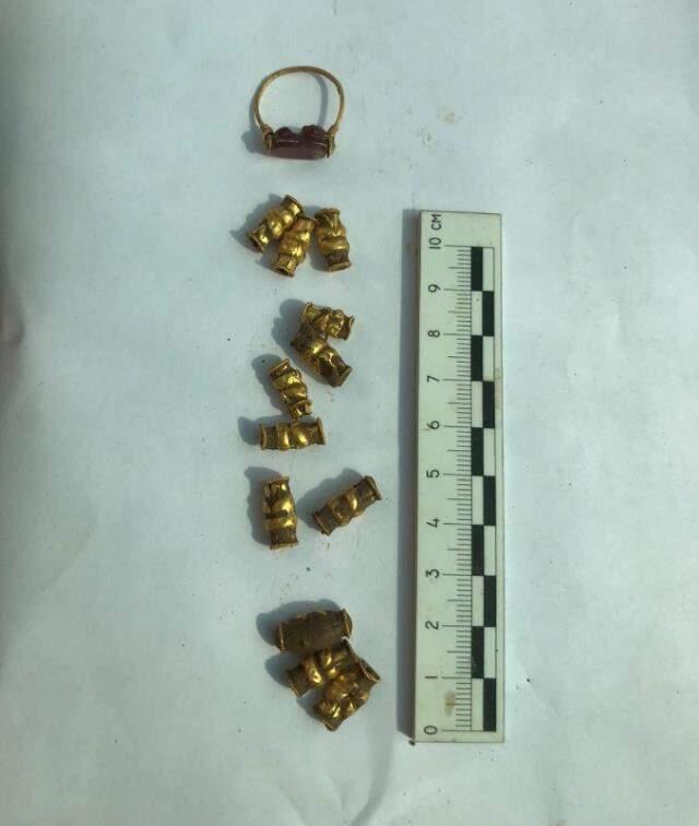 Kapağını Bakan Ersoy açmıştı! 2 bin 400 yıllık lahitin içinden servet çıktı