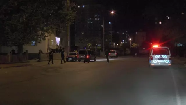 Kayseri'de iki grubun kavgası kanlı bitti: 2 yaralı Kayseri'de iki grubun kavgası kanlı bitti: 2 yaralı