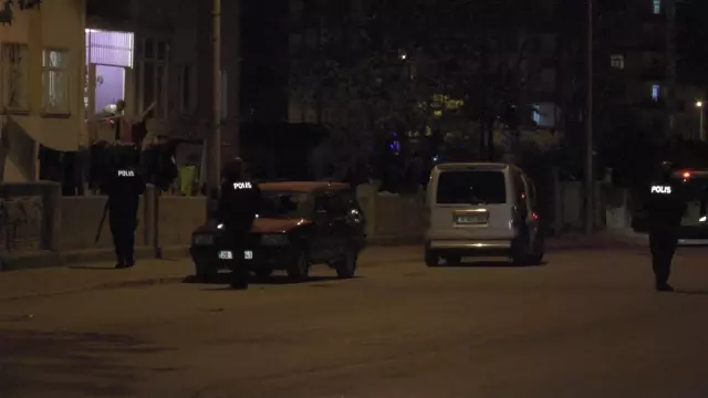 Kayseri'de iki grubun kavgası kanlı bitti: 2 yaralı Kayseri'de iki grubun kavgası kanlı bitti: 2 yaralı