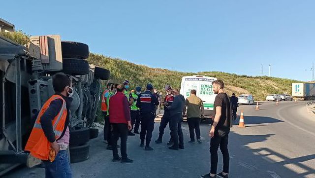 kocaeli de devrilen kamyonun altinda kalan su 2 14129085 o