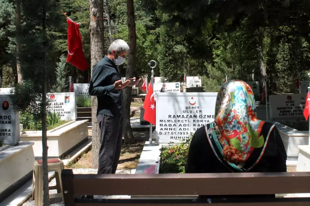 Konya'da şehit aileleri şehitliği ziyaret etti