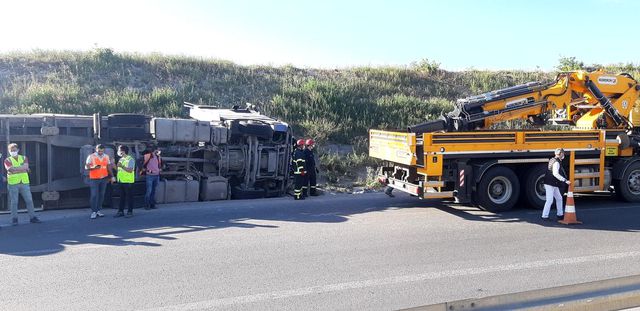 kuzey marmara otoyolu nda viraji alamayan tir 4 14129108 o