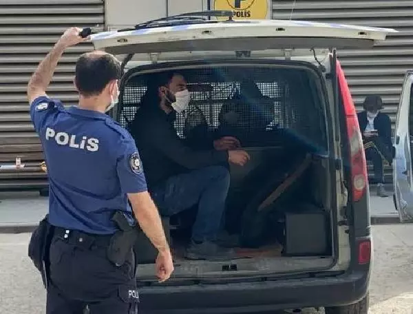 Maaşını isteyen işçisini darbetti Maaşını isteyen işçisini darbetti