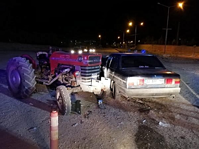Malatya'da traktör ile otomobil çarpıştı: 5 yaralı