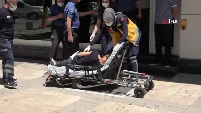 Meydan dayağı yiyip bankaya sığındı Meydan dayağı yiyip bankaya sığındı