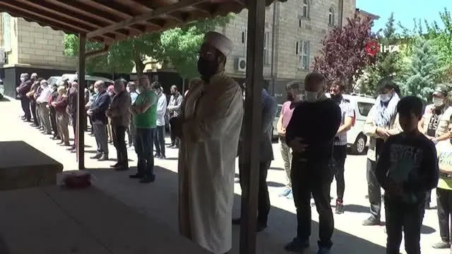 Nevşehir'de Filistin'de şehit düşenler için gıyabi cenaze namazı kılındı Nevşehir'de Filistin'de şehit düşenler için gıyabi cenaze namazı kılındı