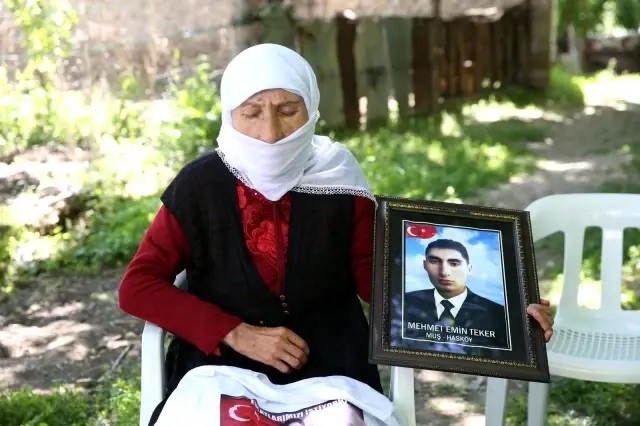 Oğlu dağa kaçırılan anne bir bayrama daha gözü yaşlı giriyor Oğlu dağa kaçırılan anne bir bayrama daha gözü yaşlı giriyor