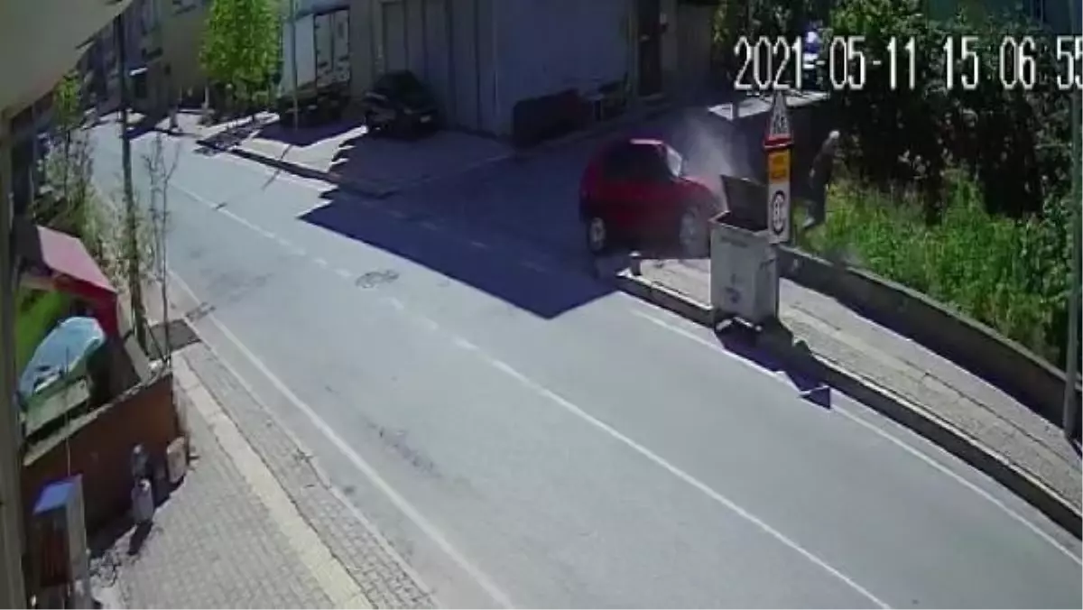 Son Dakika | Otomobilin yayaya çarptığı kaza kamerada