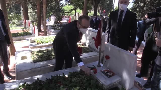 ramazan bayrami arifesinde sehitlik ziyaretle 3 14128771 o
