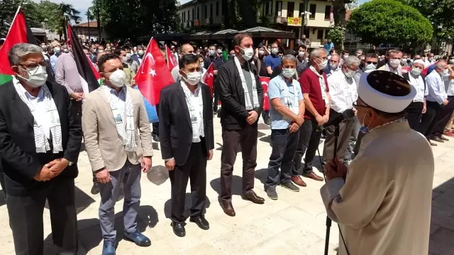 Son dakika haberleri... İsrail'in saldırılarında şehit olan Filistinliler için Bursa'da gıyabi cenaze namazı kılındı Son dakika haberleri... İsrail'in saldırılarında şehit olan Filistinliler için Bursa'da gıyabi cenaze namazı kılındı
