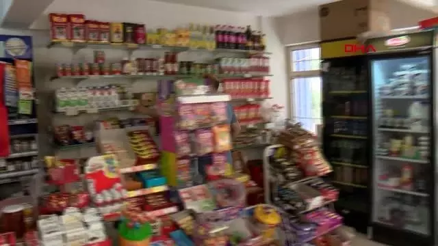 SİPARİŞLERİ 1 YILDIR BALKONDAN SARKITILAN SEPETE DOLDURUYOR SİPARİŞLERİ 1 YILDIR BALKONDAN SARKITILAN SEPETE DOLDURUYOR