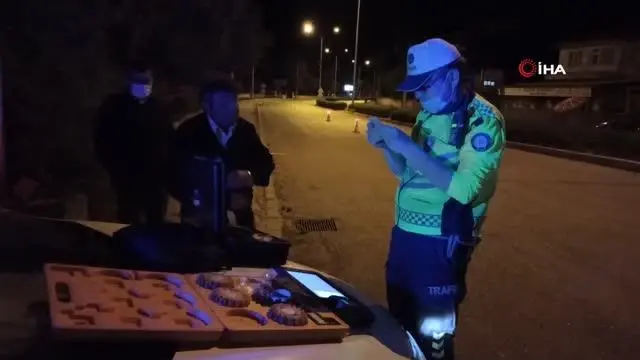 Şuhut'ta trafik ekiplerinden alkol denetimi Şuhut'ta trafik ekiplerinden alkol denetimi