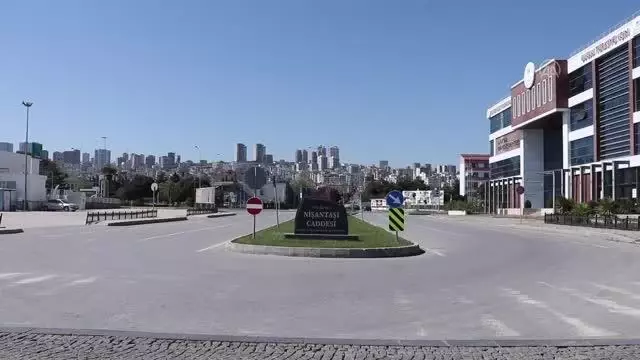 'Tam kapanma' sürecinde sessizlik hakim 'Tam kapanma' sürecinde sessizlik hakim