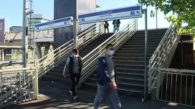 'Tam kapanma' trafik yoğunluğunu azalttı 'Tam kapanma' trafik yoğunluğunu azalttı