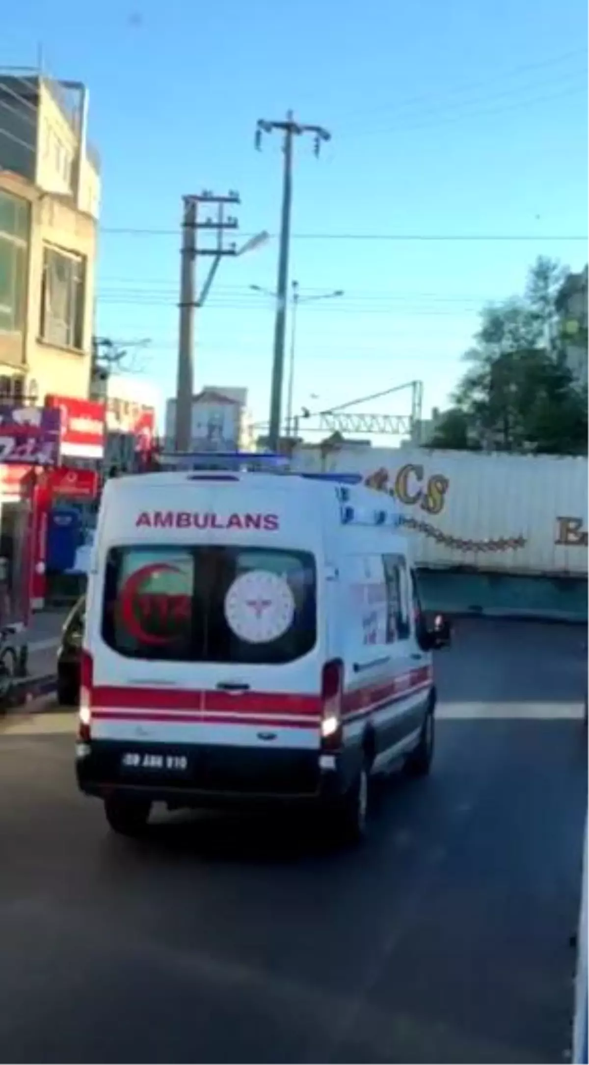 Trenin makas değişimi vakaya giden ambulansı dakikalarca bekletti