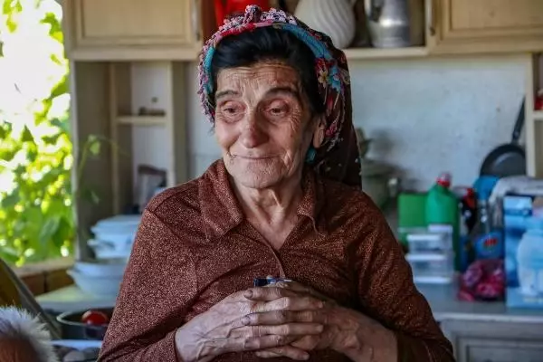 Yaşlı çiftin yanan evinin tadilatı için kampanya Yaşlı çiftin yanan evinin tadilatı için kampanya