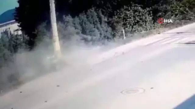Son dakika haberleri: 1 kişinin öldüğü feci kazanın güvenlik kamerası görüntüleri ortaya çıktı Son dakika haberleri: 1 kişinin öldüğü feci kazanın güvenlik kamerası görüntüleri ortaya çıktı