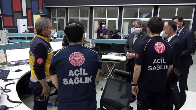 43 ilin geçiş güzergahında 'bayram' denetimi: Kişilerin 'HES kodu' sorgulandı 43 ilin geçiş güzergahında 'bayram' denetimi: Kişilerin 'HES kodu' sorgulandı