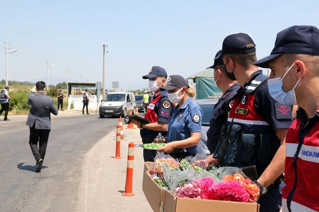 Antalya'ya gelen misafirlere validen sürpriz denetim Antalya'ya gelen misafirlere validen sürpriz denetim