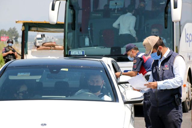 Antalya'ya gelen misafirlere validen sürpriz denetim Antalya'ya gelen misafirlere validen sürpriz denetim