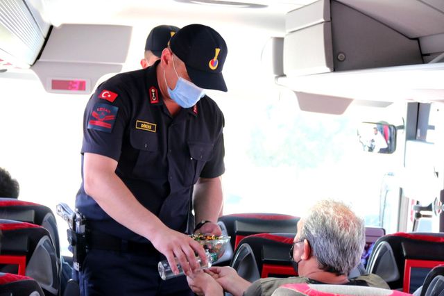 Antalya'ya gelen misafirlere validen sürpriz denetim Antalya'ya gelen misafirlere validen sürpriz denetim