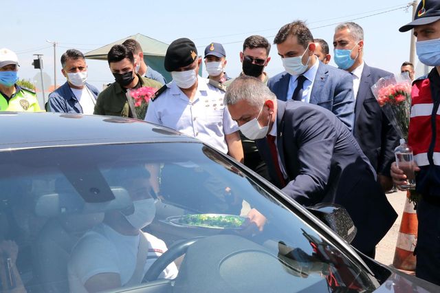 Antalya'ya gelen misafirlere validen sürpriz denetim Antalya'ya gelen misafirlere validen sürpriz denetim