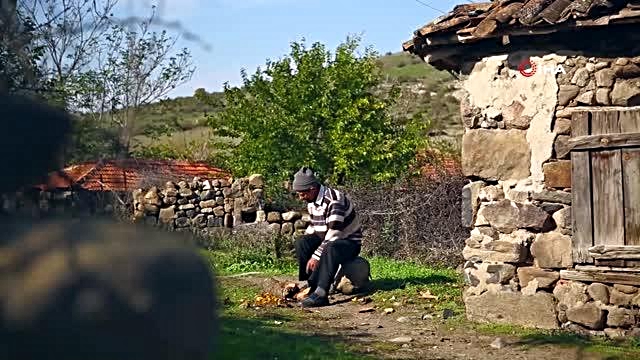 Balıkesir'de 30 çeşit bitkiden 60 ayrı renk boya elde ediliyor