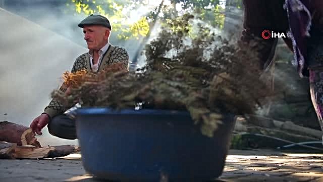 Balıkesir'de 30 çeşit bitkiden 60 ayrı renk boya elde ediliyor