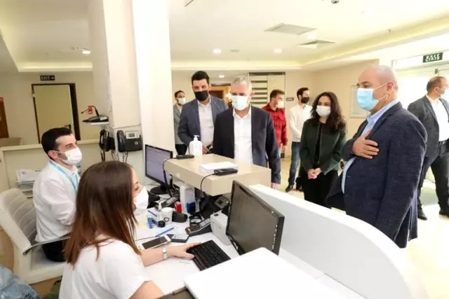Başkan Büyükgöz, vatandaşların bayramını kutladı Başkan Büyükgöz, vatandaşların bayramını kutladı