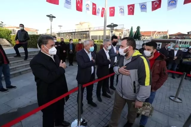 Başkan Büyükgöz, vatandaşların bayramını kutladı Başkan Büyükgöz, vatandaşların bayramını kutladı