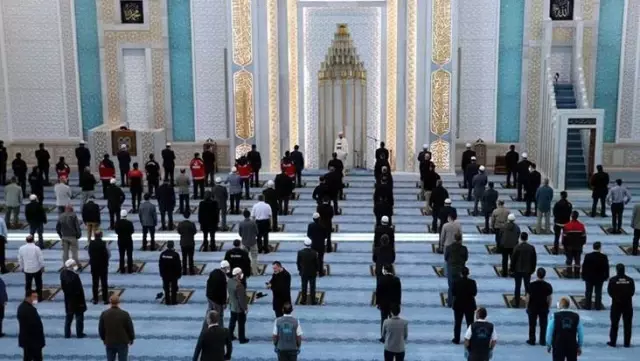 Bayram namazı saat kaçta kılınacak? İşte il il namaz saatleri Bayram namazı saat kaçta kılınacak? İşte il il namaz saatleri