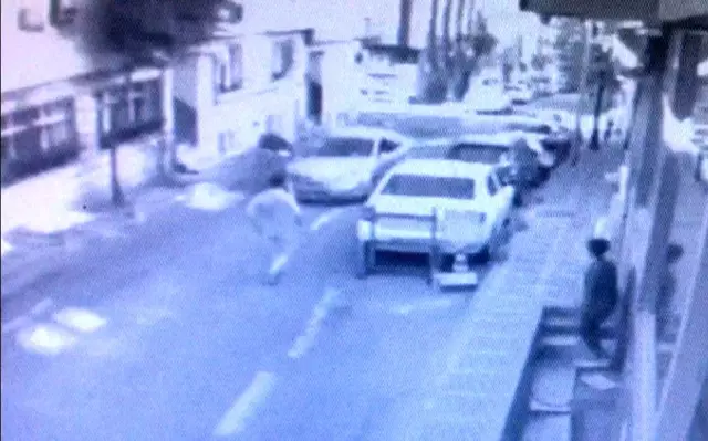 Bayrampaşa'da boşanma aşamasındaki karısını kaçırıp, ailesini ezdi Bayrampaşa'da boşanma aşamasındaki karısını kaçırıp, ailesini ezdi