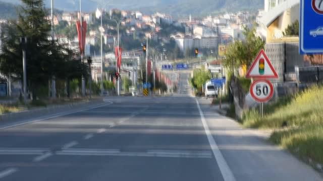 Bursa ve çevre iller 'tam kapanma' nedeniyle Ramazan Bayramı'nın birinci gününü sakin geçiriyor Bursa ve çevre iller 'tam kapanma' nedeniyle Ramazan Bayramı'nın birinci gününü sakin geçiriyor